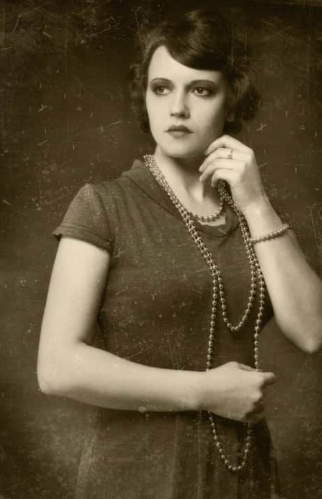 Фаина в юности 