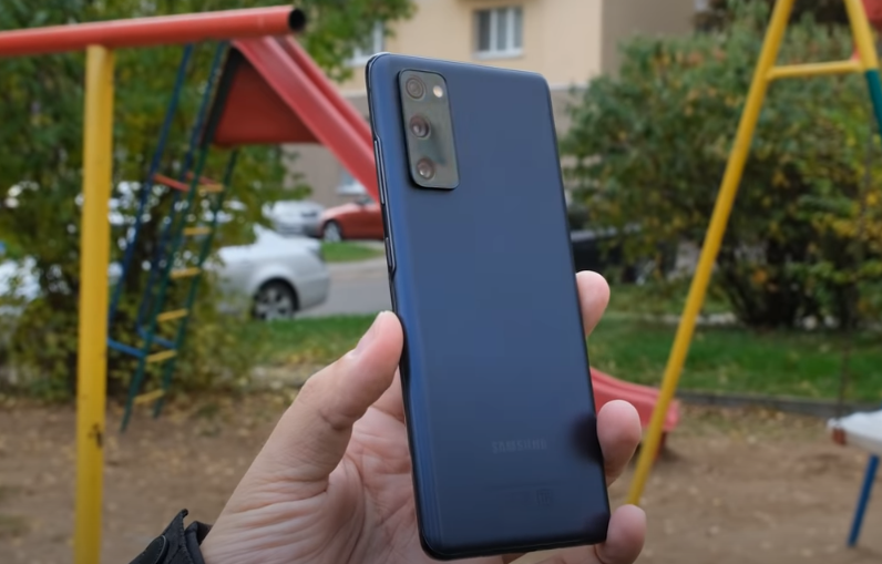 Новый смартфон Samsung S20 FE