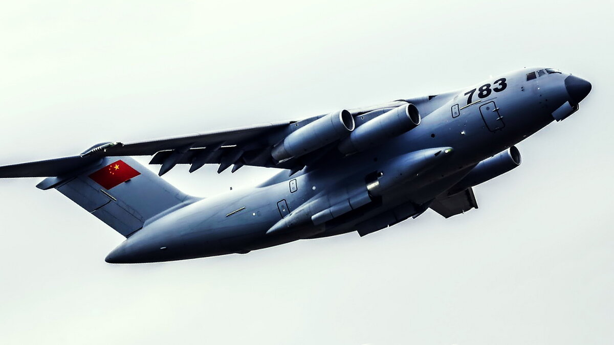 Китайский военно-транспортный самолет Xian Y-20 теперь превосходит российский Ил-76