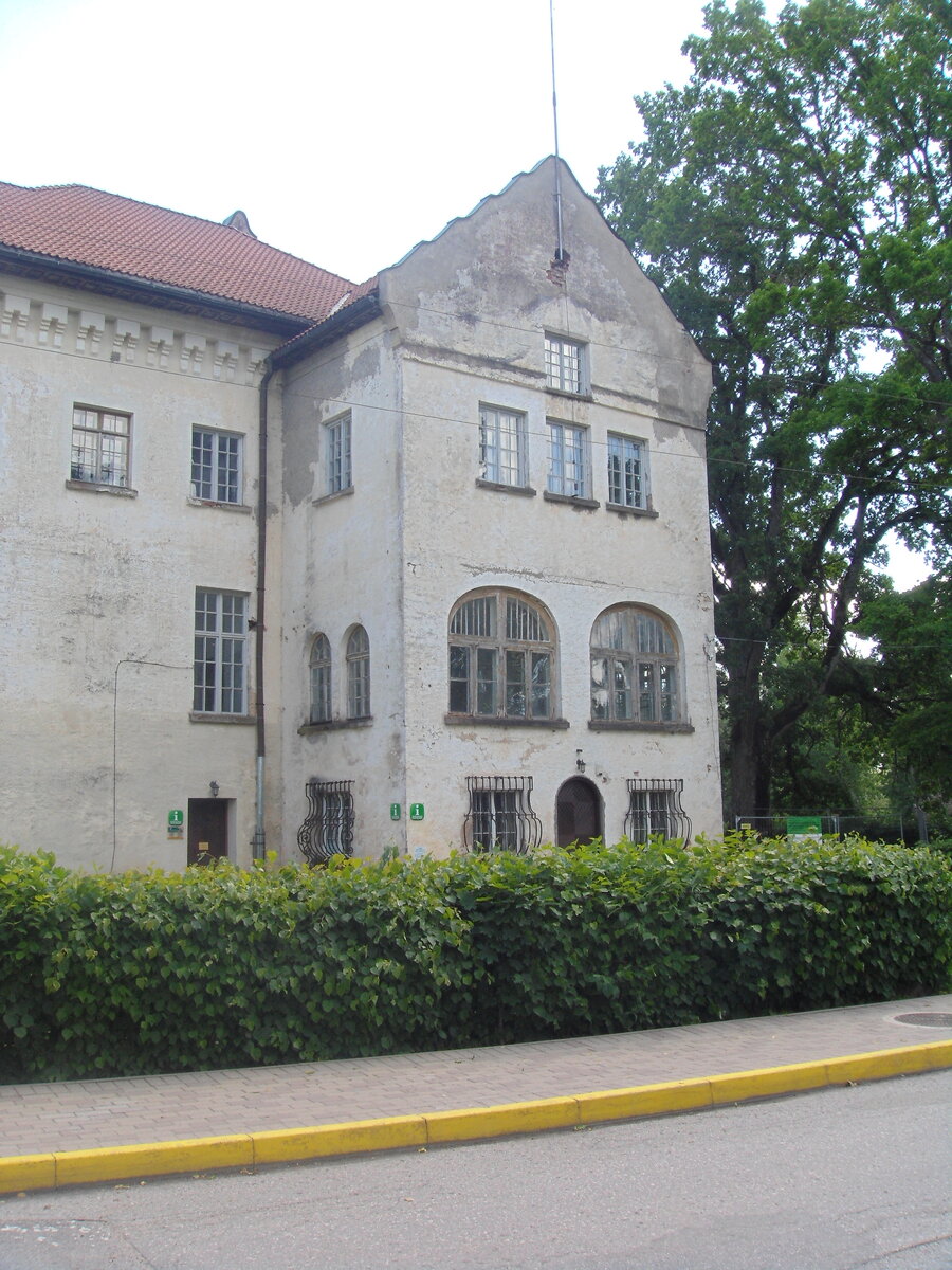 Фото автора. Замок Донда́ген в г.Ду́нда́га