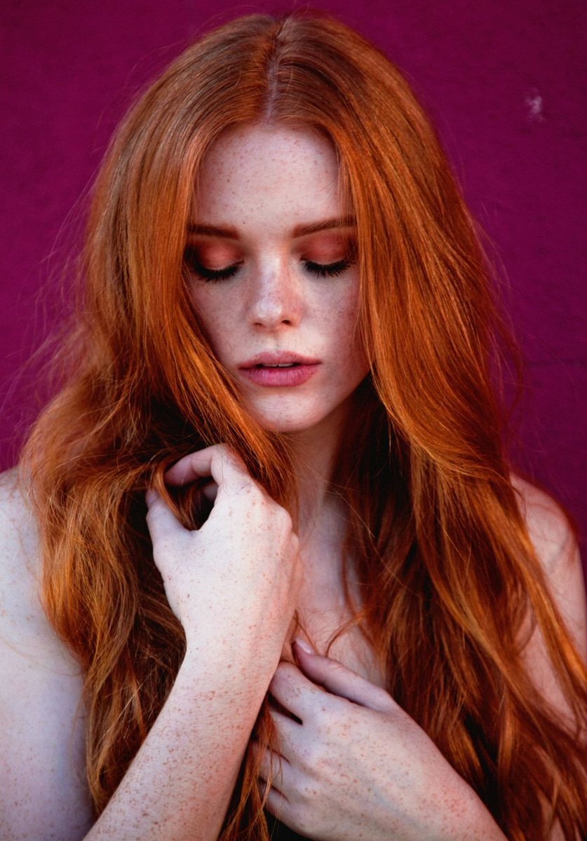 Здравствуйте, это рубрика "7 фактов об восходящей звезде" где мы знакомимся с преимущественно молодыми, подающими надежды актрисами еще не сыскавшими мировую известность. 