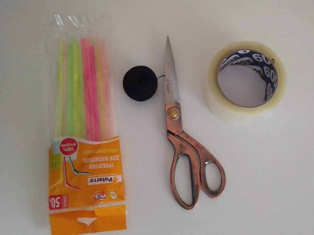 Приспособление для извлечения насоса из скважины. Приспособление чтобы достать предмет из узкого места. Кошка для ведра из колодца. Как достать упавшую вещь. Как достать упавшую вещь.