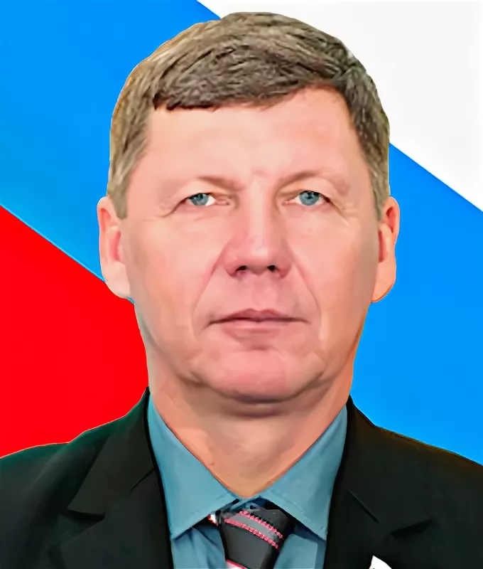 Это - не Чубайс в молодости. Это - депутат  Астраханской облдумы от ЕдРа