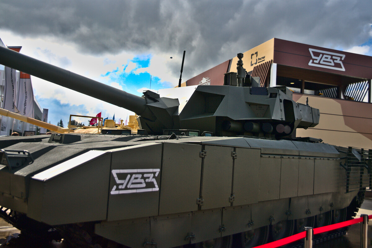 Танк Т-14 "Армата" производства "закрытого" Уралвагонзавода. Фото автора.