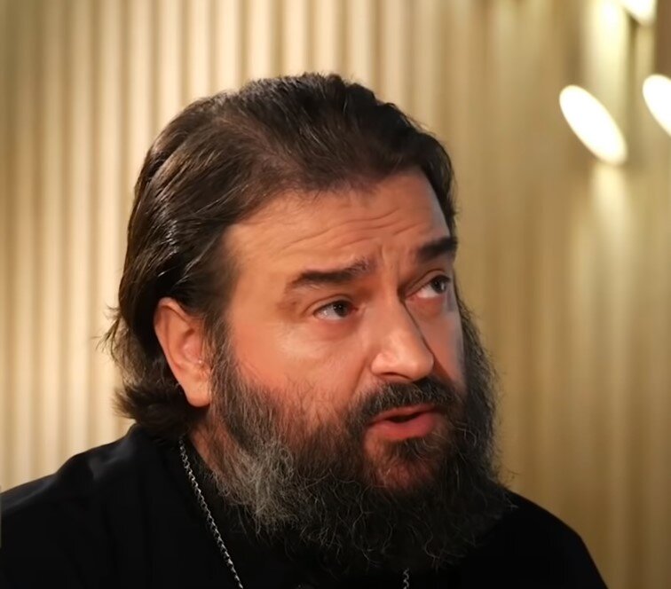 Андрей Ткачев - священнослужитель Русской православной церкви, митрофорный протоиерей, клирик храма святителя Василия Великого, Патриаршего подворья в селе Зайцево Одинцовского района Московской области, проповедник и миссионер, телеведущий.