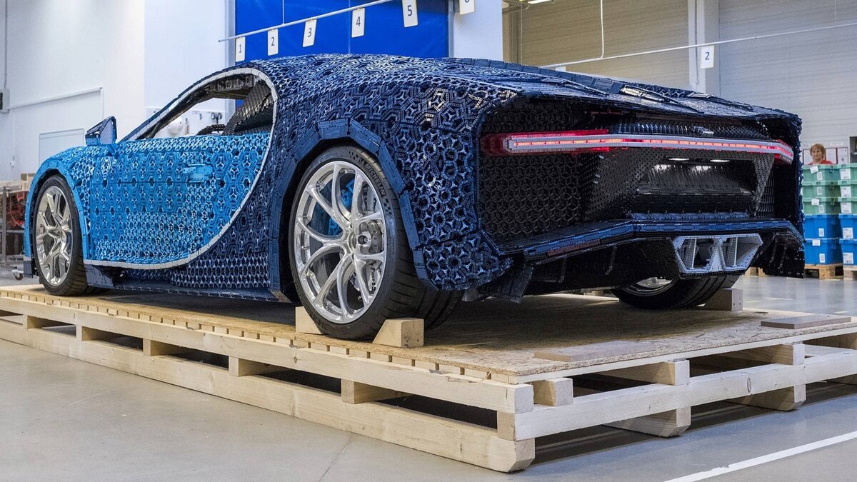 Как потратить 1 МЛН деталей LEGO? Едущая 1:1 Модель Bugatti Chiron.