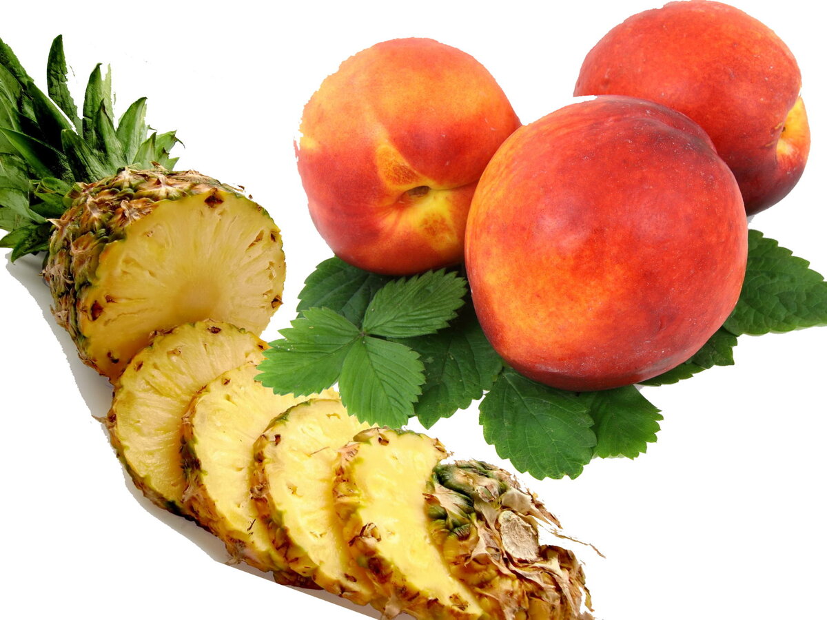 Нектарин ананас. Нектарин ананас. Ананасовый персик. Pineapple peach. Ананас на белом фоне.