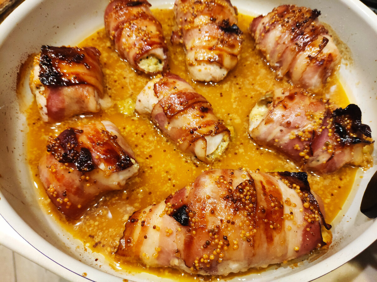 Получаются вкусные и нежные куриные рулетики