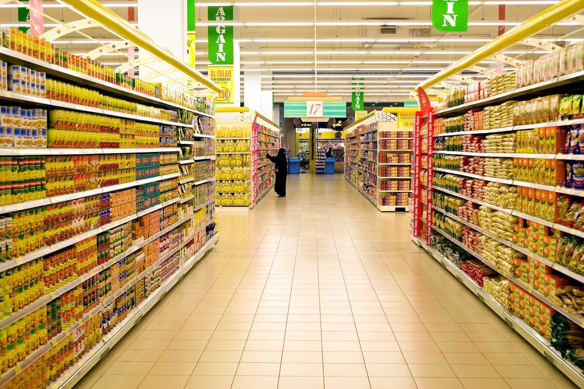 Imported market. Магазин внутри. Супермаркет внутри. Продуктовый магазин внутри. Магазин супермаркет