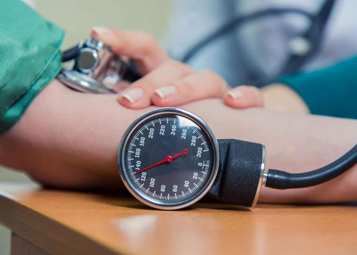 Измерение артериального давления механическим тонометром