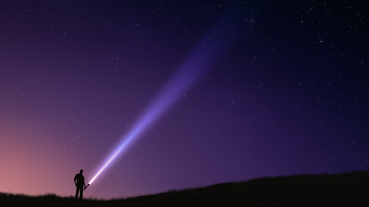 Жизнь не логична, логичен лишь наш ограниченный взгляд.