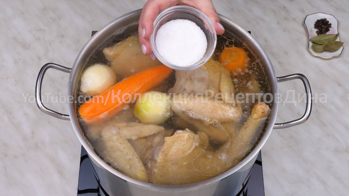 Сварить вкусно холодец из свиных ножек
