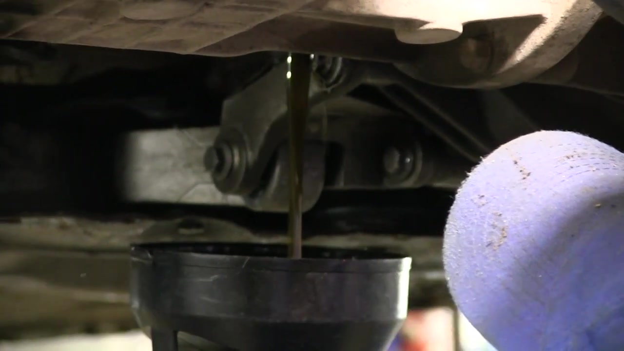 Замена сцепления Форд Фокус 2 - снятие главного и рабочего цилиндра