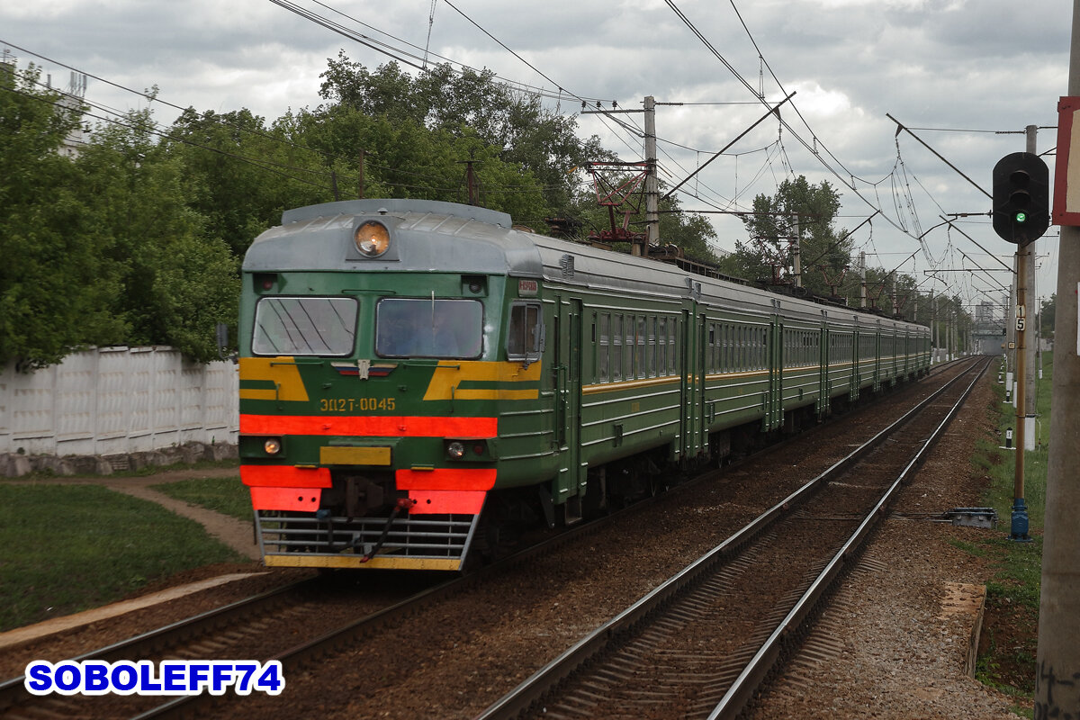 Электропоезд ЭД2Т-0045. Перегон Москва-Товарная-Курская - Люблино Московской железной дороги. Июнь 2011 года