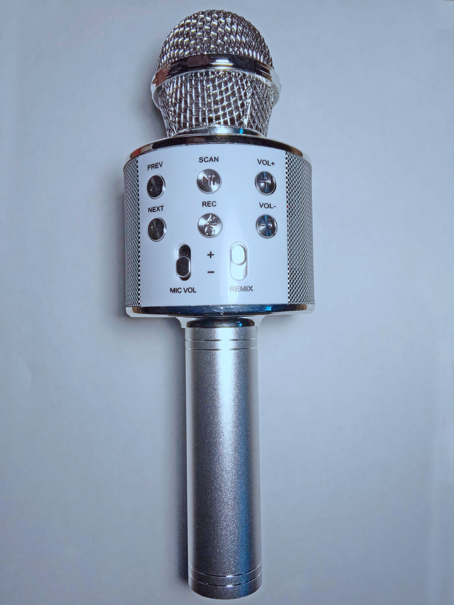 со стороны кнопок управления