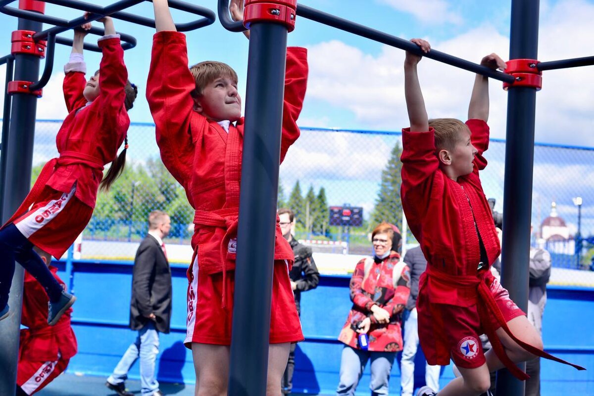 Спортивный закрыть. Открытие спортивного праздника фото. Самбо Тупаково 2022. Открытие парка победа в Кривцово плоте.