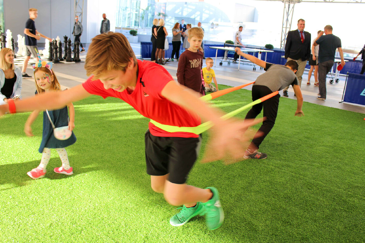 Спортивный праздник на летней крыше торгового центра "Каширская Плаза"