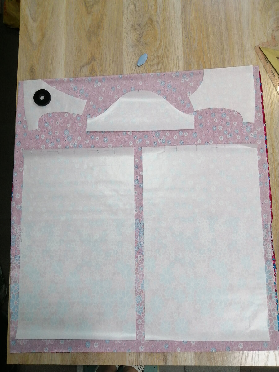 Фото автора. Раскладка лекал. 