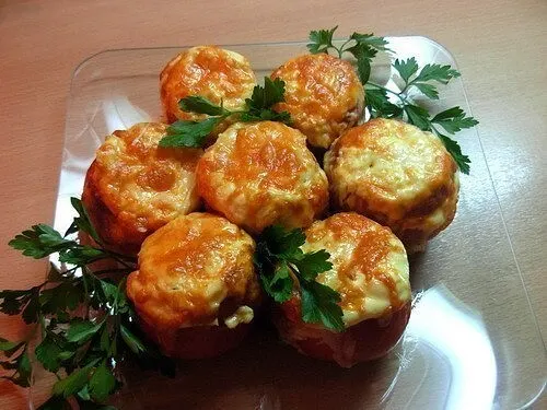 Помидоры, фаршированные курицей. Добавьте описание
мидоры, фаршированные курицей.