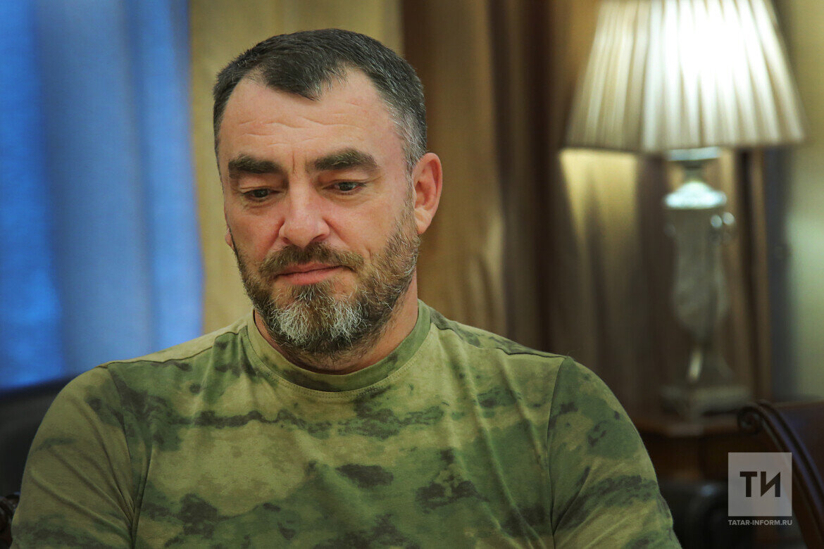 ​Олег Денисюк: «Недавно мне сказали такую фразу, которую я запомнил: «У вас глаза седые»». Фото: © Султан Исхаков / «Татар-информ»