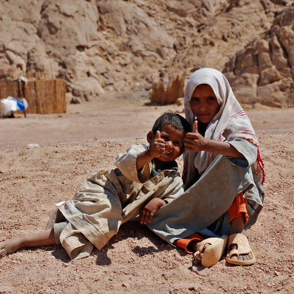 Бедуины в египте. София азиз египтолог. Пустыня негев бедуины израиль. Карим саудовский бизнесмен. Похищения в египте.
