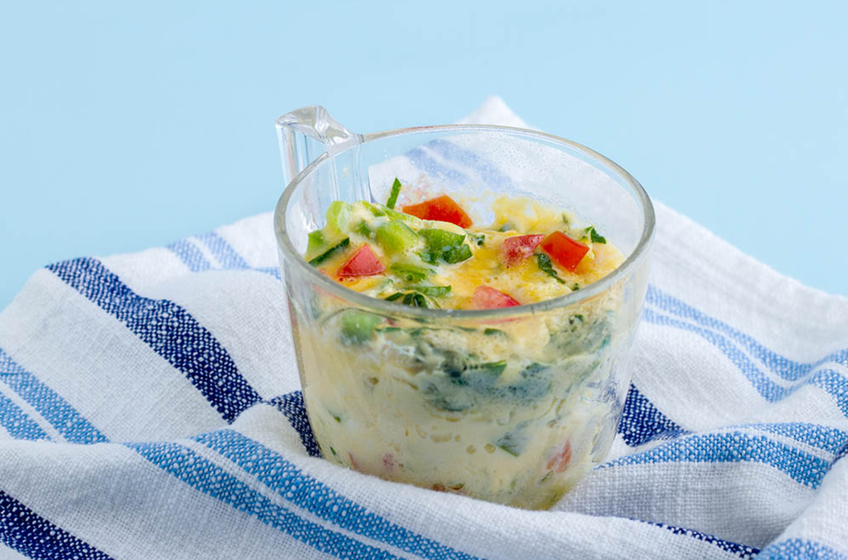 Яичный омлет в кружке