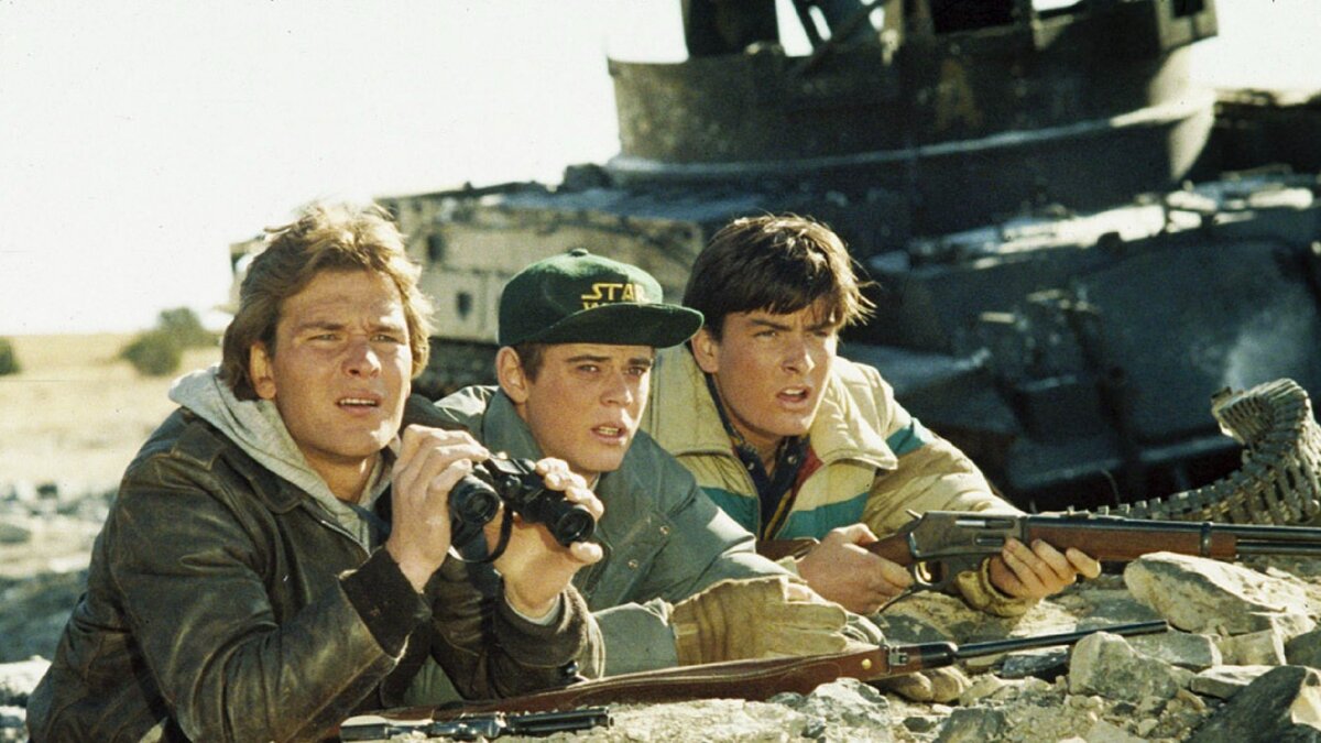 Из фильма Red Dawn 1984 года. Вот такие простые пацаны с разинутыми по-американски ртами спасают свою родину от советских захватчиков.  