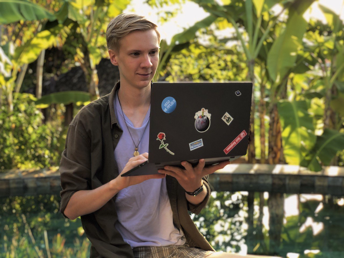 Сейчас я могу работать из любой точки мира - это ли не счастье