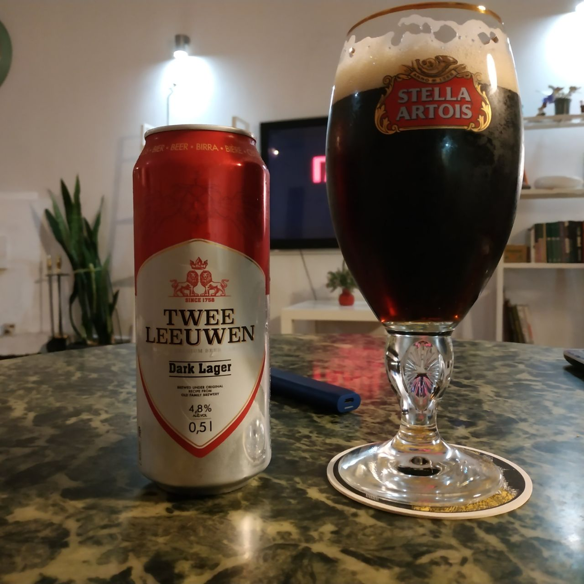 Обзор пива Twee Leeuwen Dark Lager от пивоварни United Breweries (Раковник, Чехия)