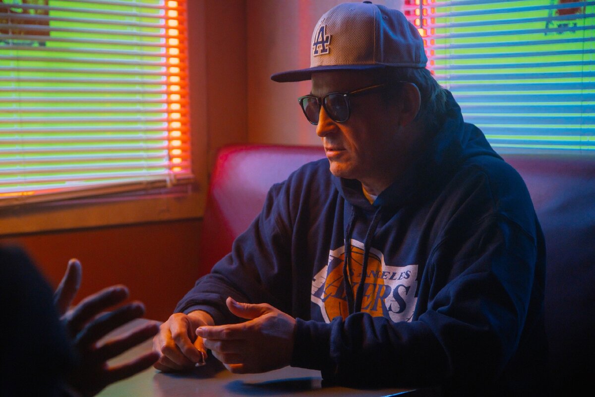 Кадр из фильма "Кое-что задаром" (2020)