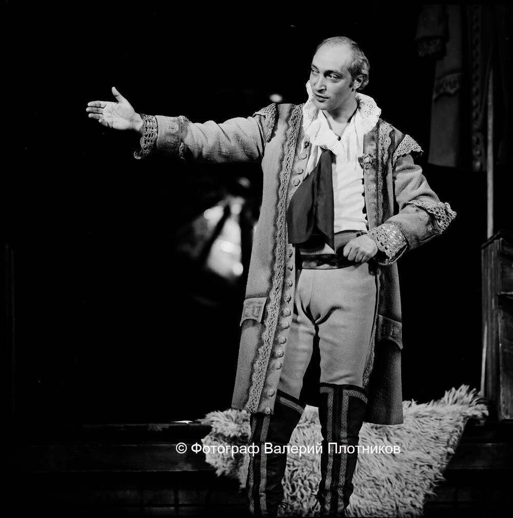 Михаил Козаков