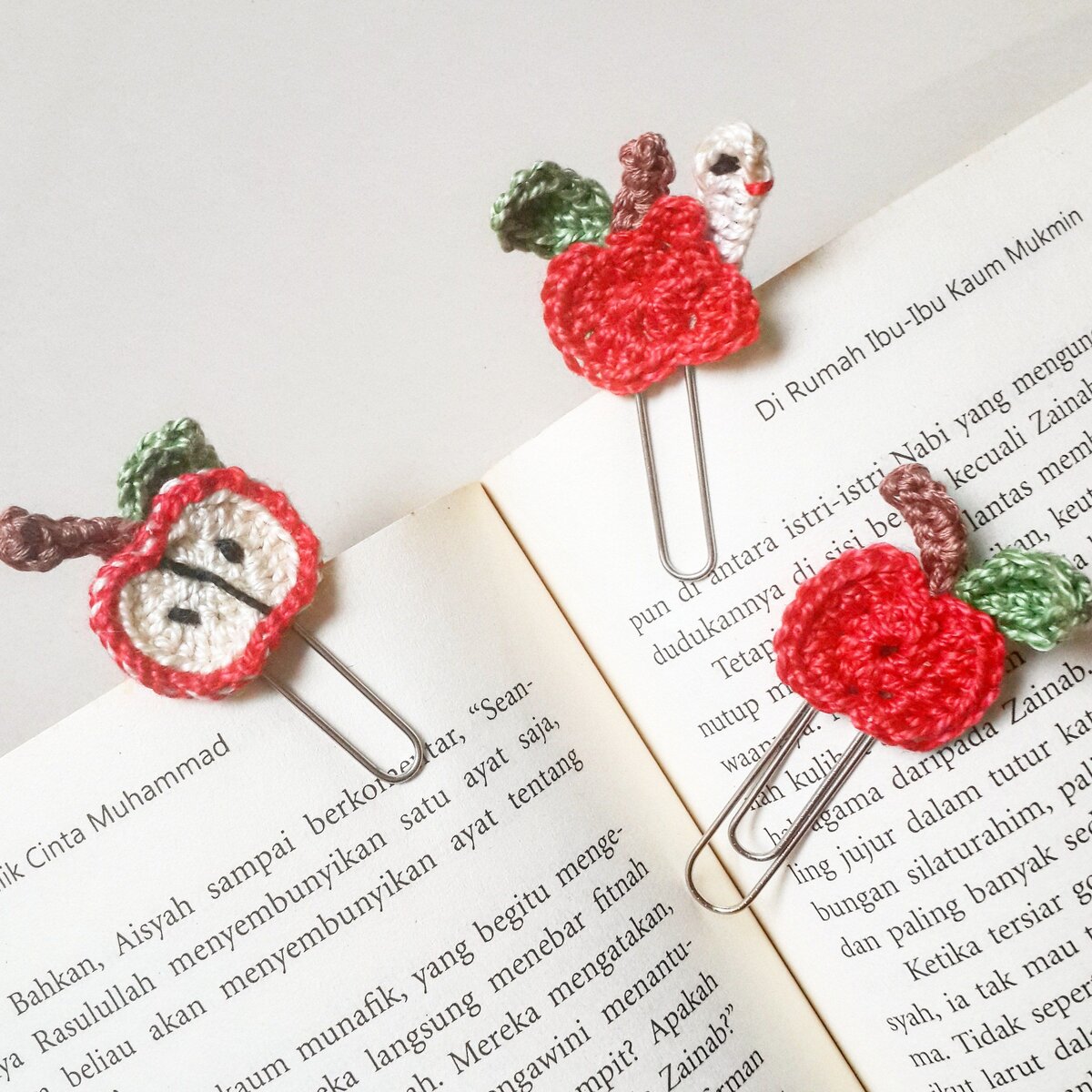 Crochet Flower Bookmarks pattern free