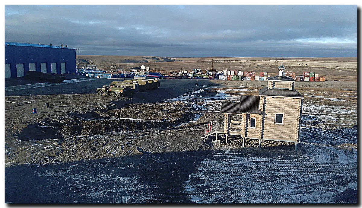 Городок вахтовиков. Живут в этом городке от 6 до 11 месяцев из-за удалённости от материка. Остров Котельный
