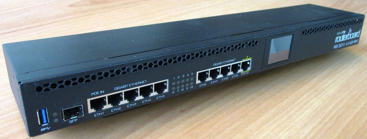 Стоечная модель MikroTik RB-3011.