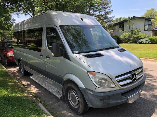 Типичная маршрутка со стороны источник;https://clck.ru/SCTsX