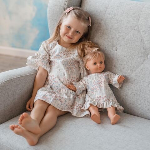 Девочка и кукла в платьях Molinialife 