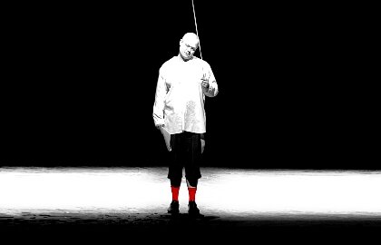 Артур Иванов в роли Лира -кадр с репетиции спектакля . фото с сайта -Ticketland.ru 