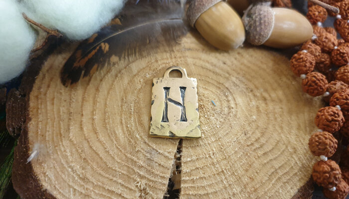 Руна Хагалаз. Фото из открытых источников