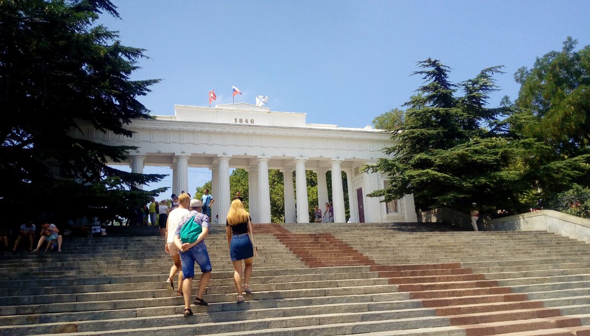 Колоннада Графской пристани