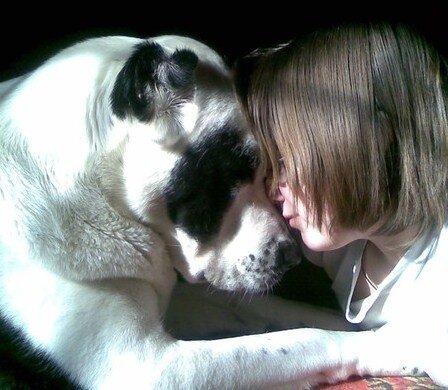 На фото мои девочки - дочка и Хана.