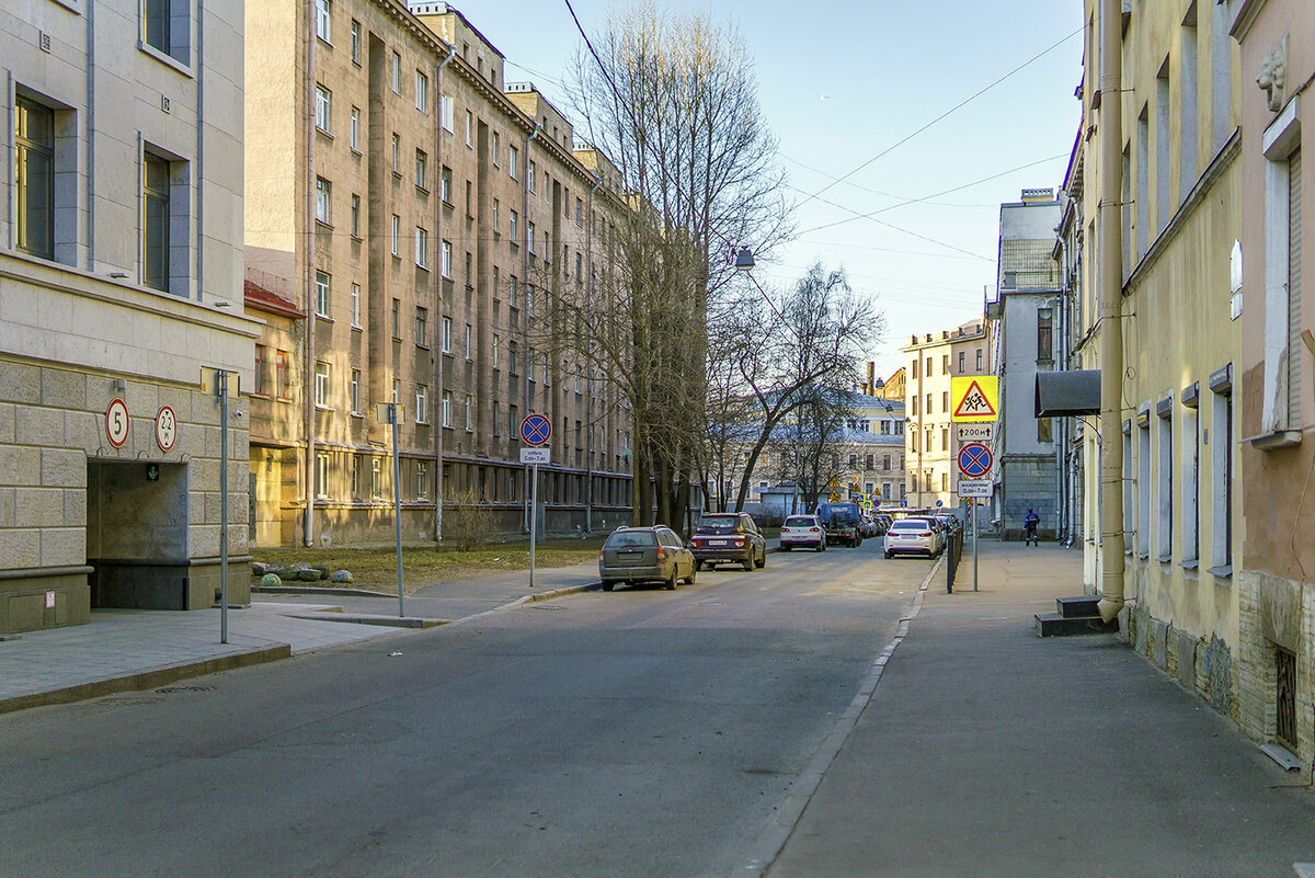 Матвеев переулок со стороны реки Мойки. 2021. Фото: В.Кононов.