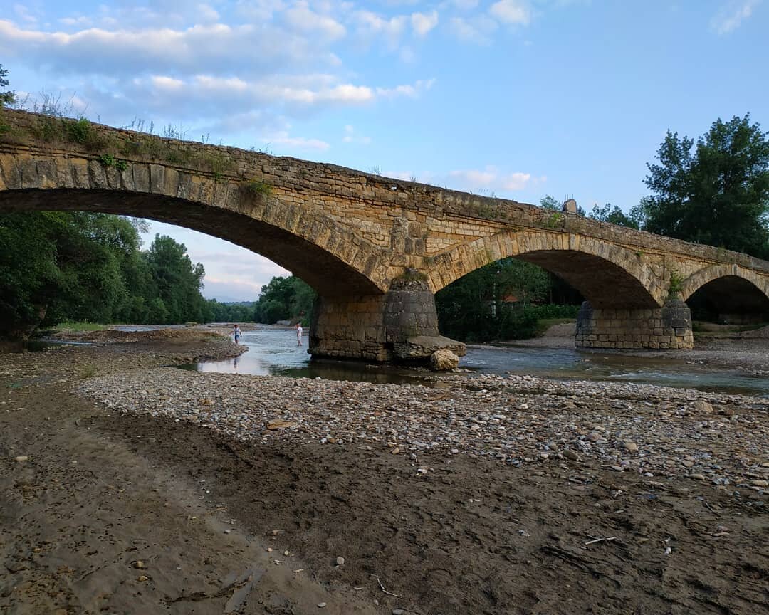 Старый мост через реку Дах
