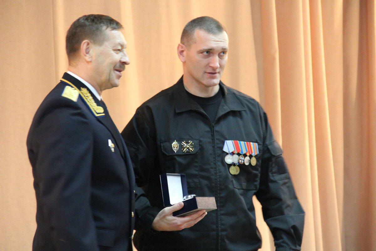 Роман Каменев (справа). Источник фото: https://twitter.com/alphaspecnaz/status/1026912490561650689?lang=uk