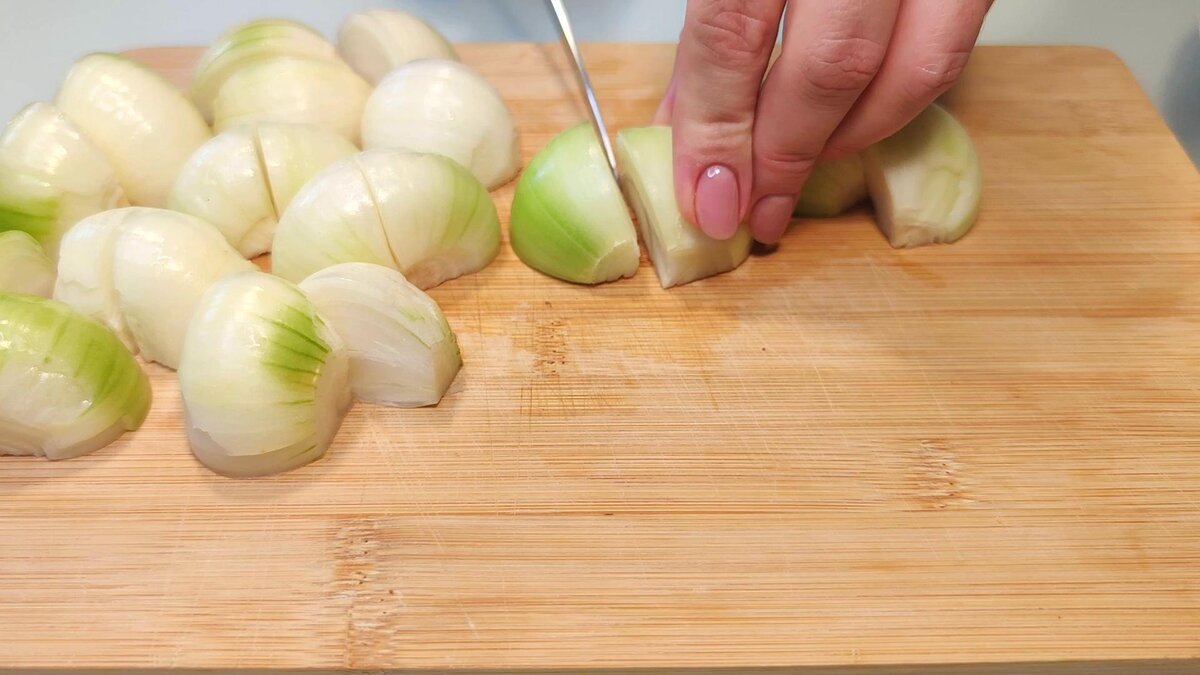 Репчатый лук из мастики. Как нарезать лук четверть кольцами.