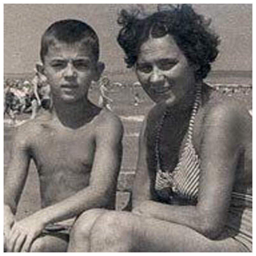 Екатерина Мелентьева и Михаил Боярский в детстве. Фото из открытого источника. 