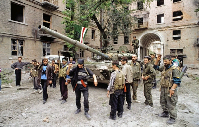 Боевики в Грознов в августе 1996 года