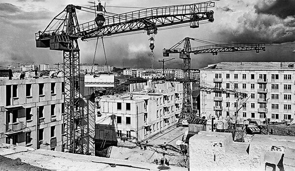 Строек в те года было много