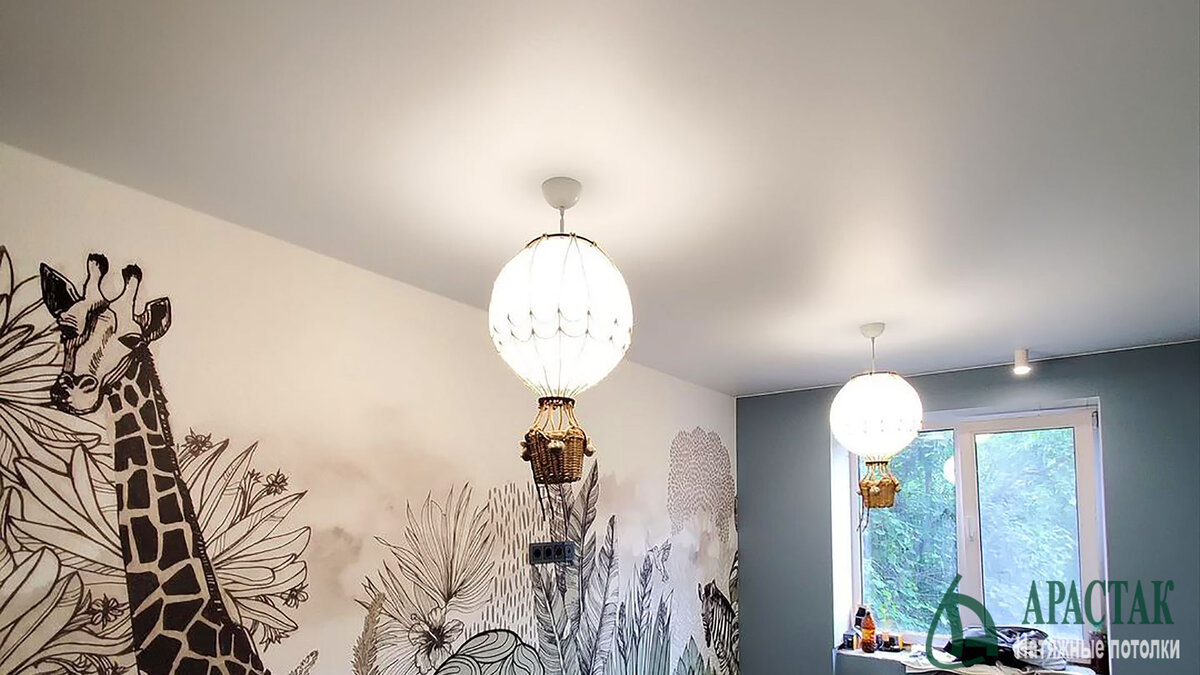 Натяжные потолки - это недешево, но в совокупности факторов самый выгодный выбор