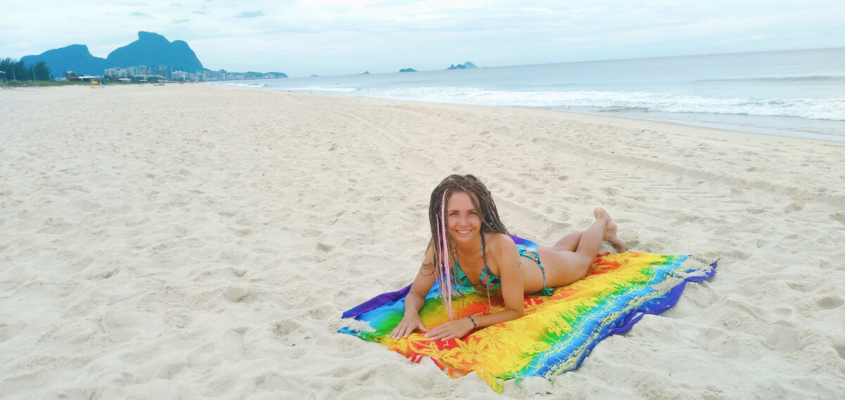 Работаю над загаром. Кангу мне подарили на Рождество 