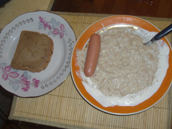 Еда для бедных. Бедный завтрак. Скудный ужин. Скудный завтрак.